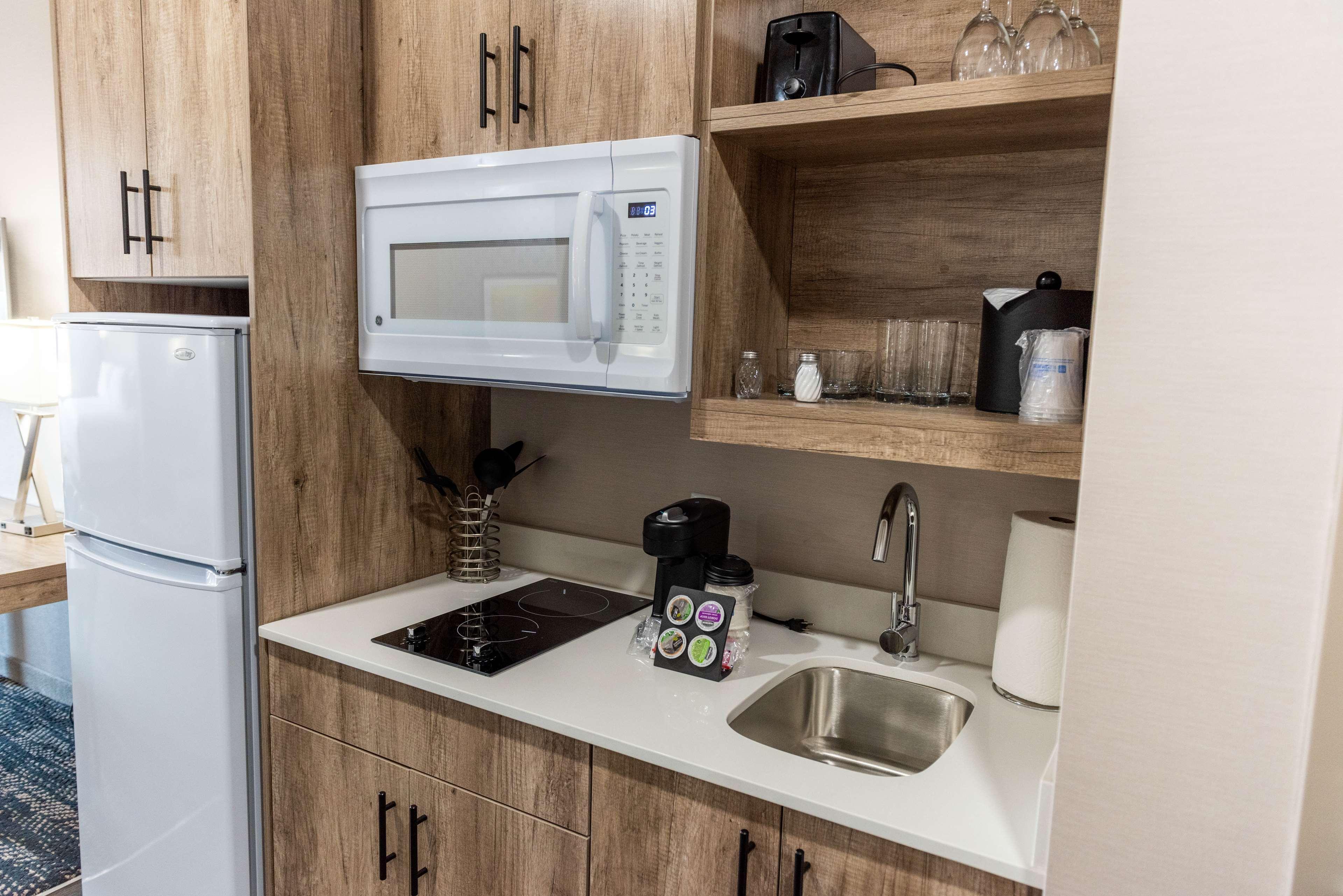 Best Western Premier Executive Residency Medicine Hat Extérieur photo