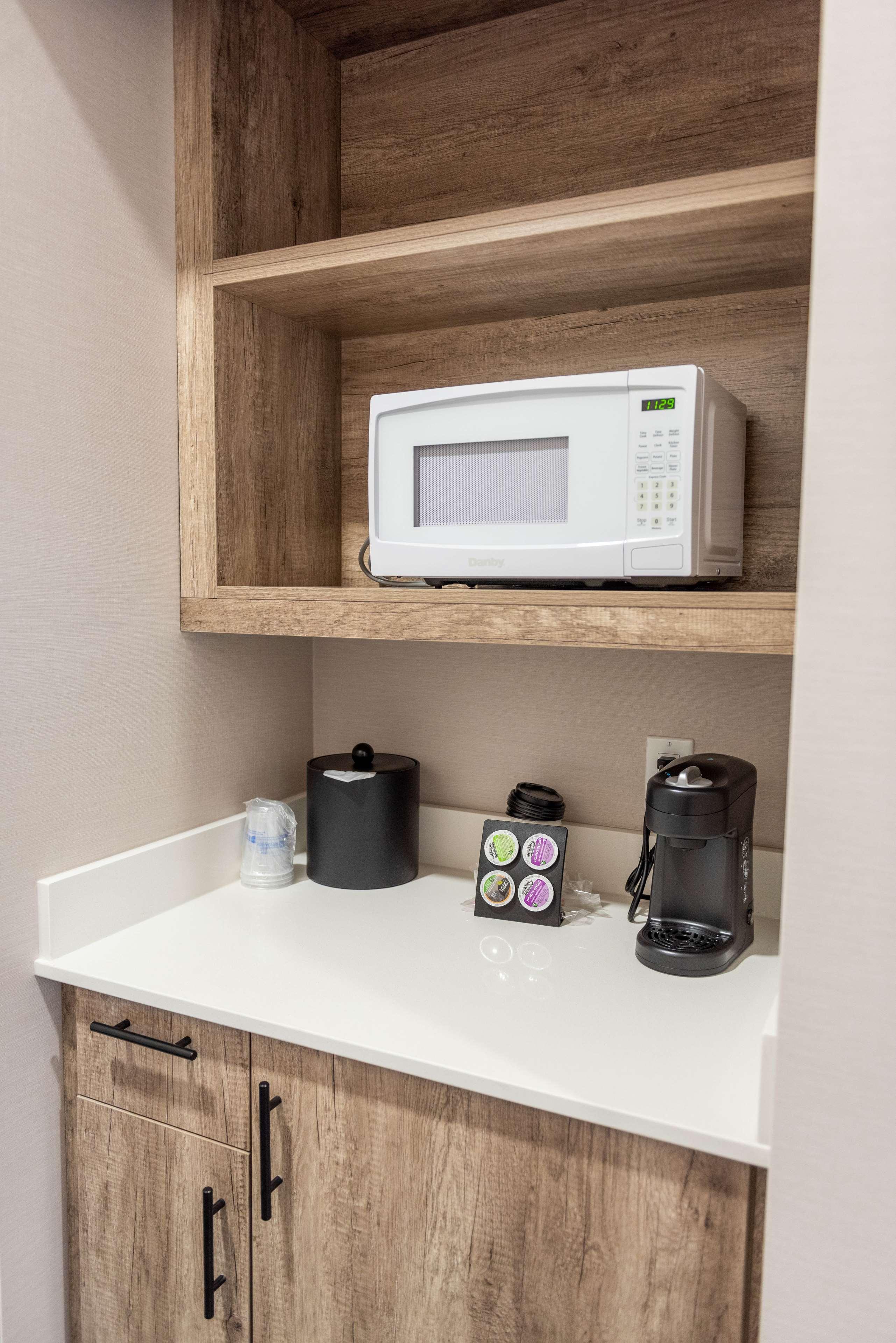 Best Western Premier Executive Residency Medicine Hat Extérieur photo